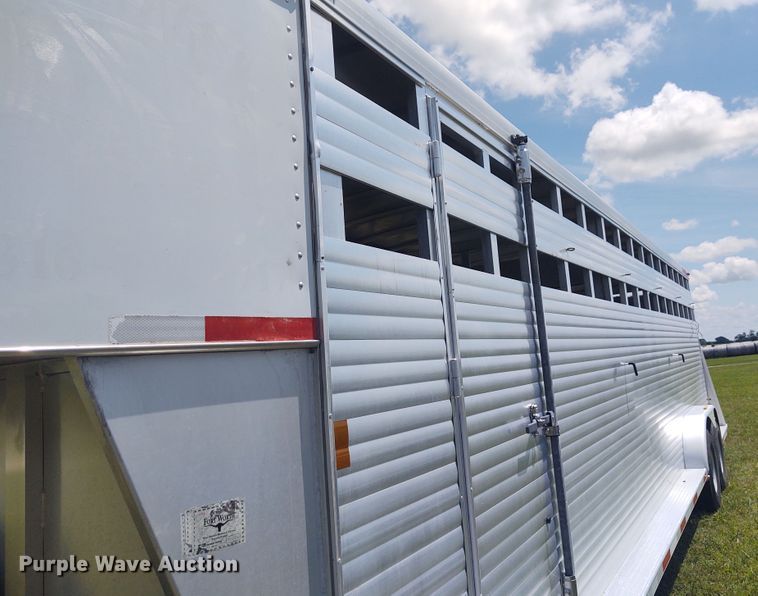 image for item EQ9393 2007 Sooner livestock trailer