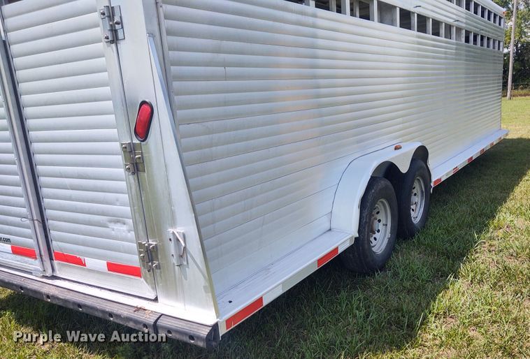 image for item EQ9393 2007 Sooner livestock trailer