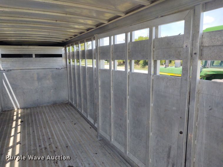 image for item EQ9393 2007 Sooner livestock trailer