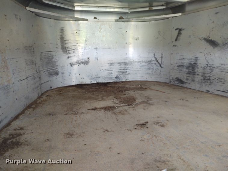 image for item EQ9393 2007 Sooner livestock trailer