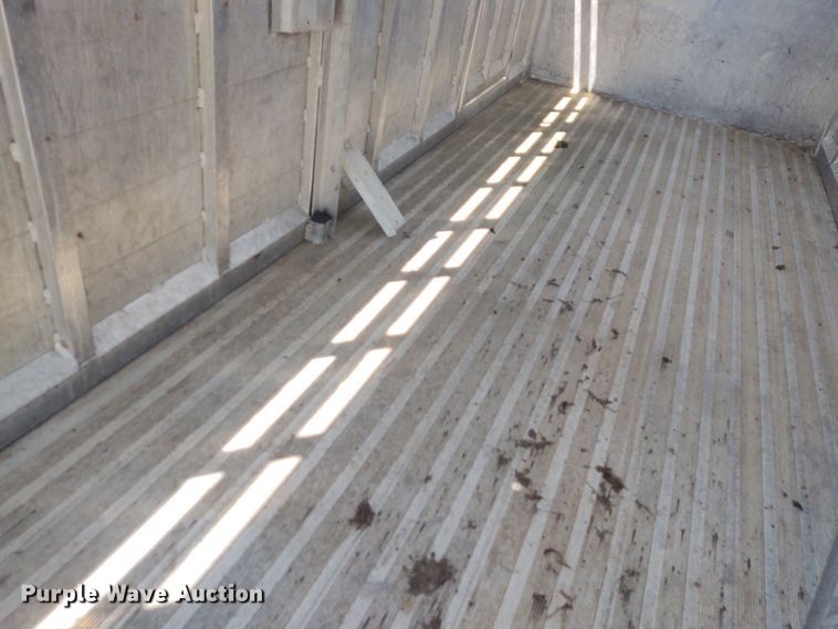 image for item EQ9393 2007 Sooner livestock trailer