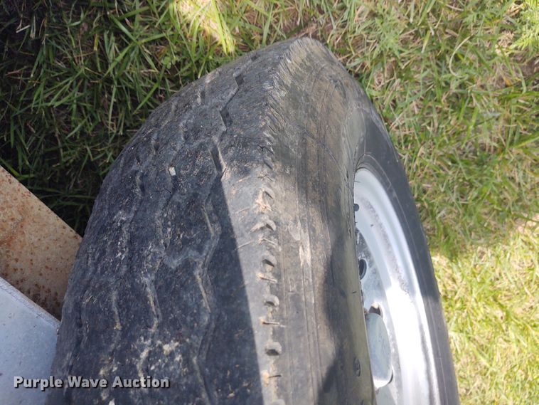 image for item EQ9393 2007 Sooner livestock trailer