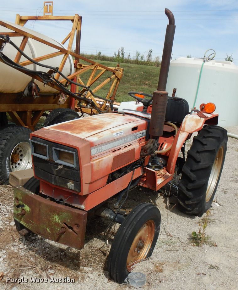 image for item FN9369 International 254  tractor