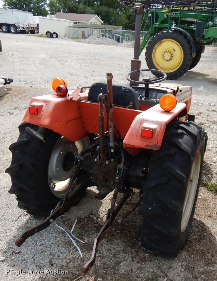 image for item FN9369 International 254  tractor