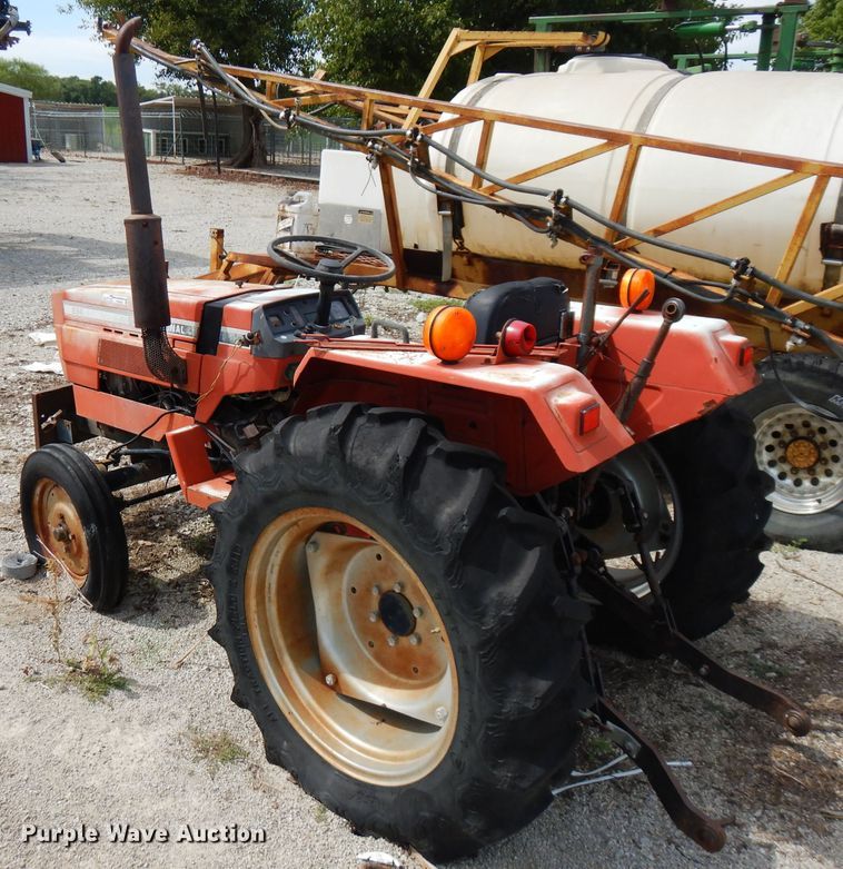 image for item FN9369 International 254  tractor