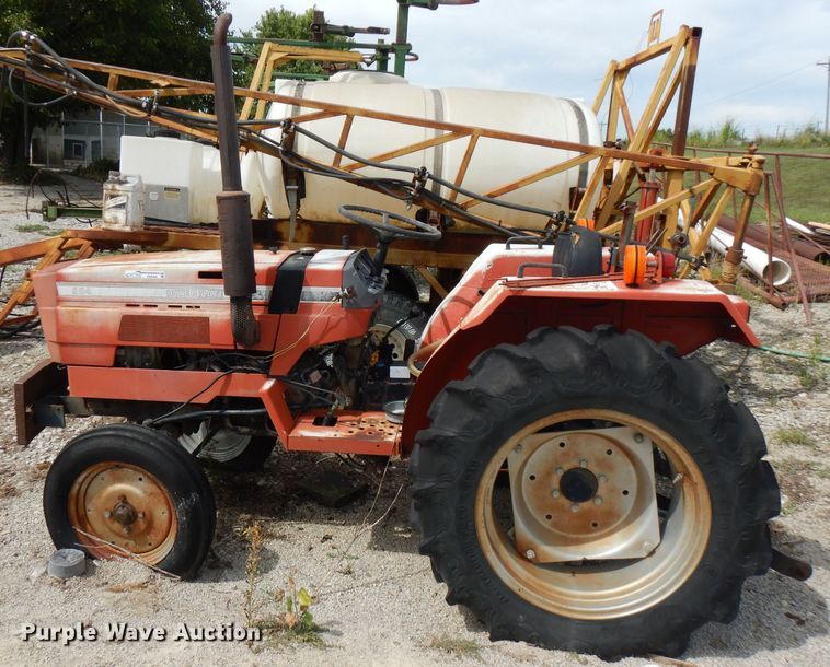 image for item FN9369 International 254  tractor