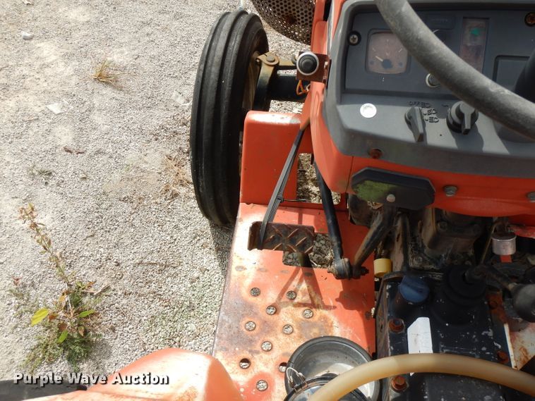 image for item FN9369 International 254  tractor