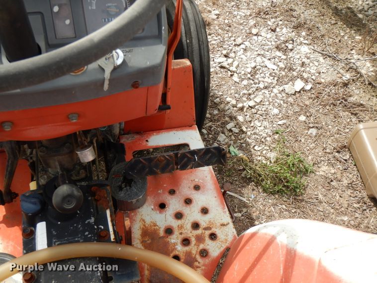 image for item FN9369 International 254  tractor