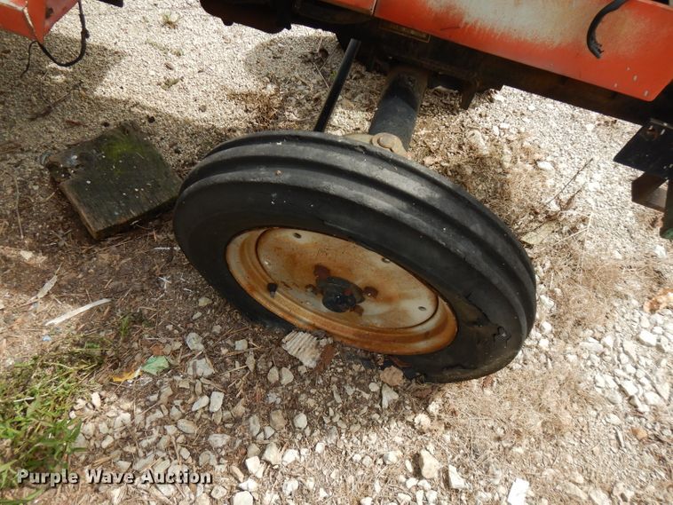 image for item FN9369 International 254  tractor