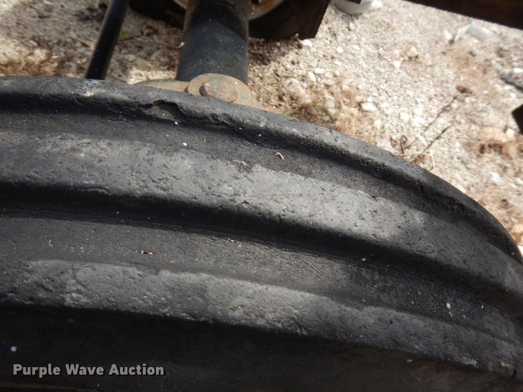 image for item FN9369 International 254  tractor