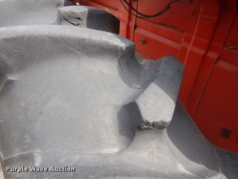 image for item FN9369 International 254  tractor