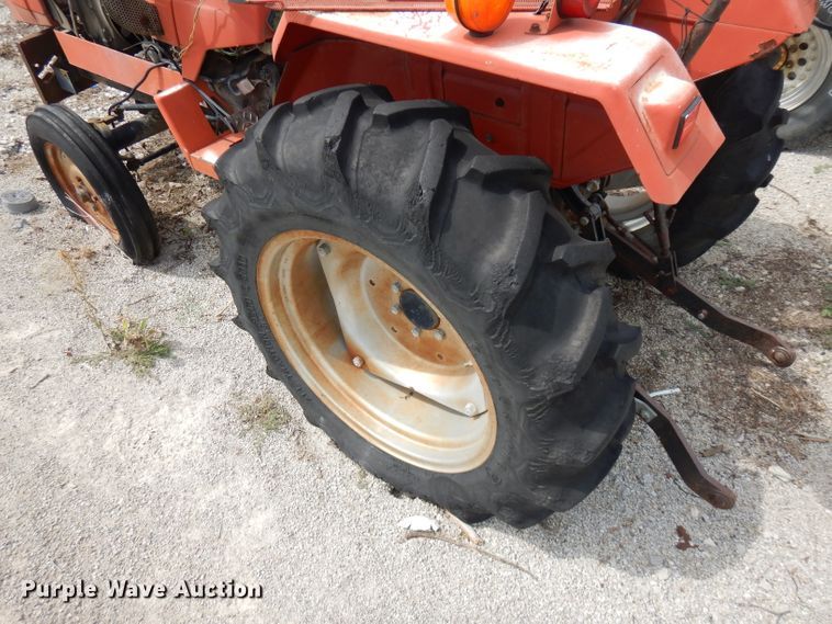 image for item FN9369 International 254  tractor