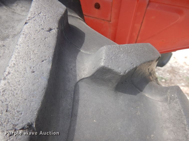 image for item FN9369 International 254  tractor