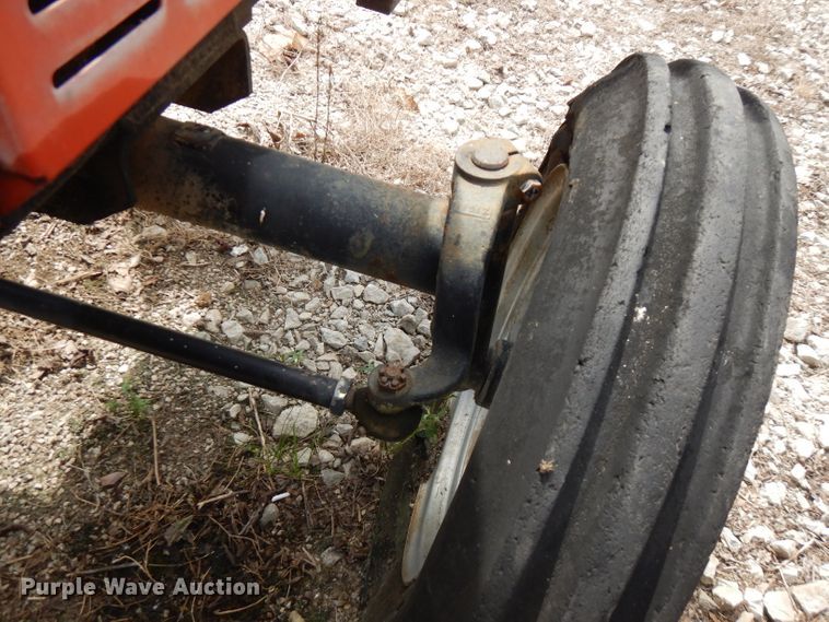 image for item FN9369 International 254  tractor