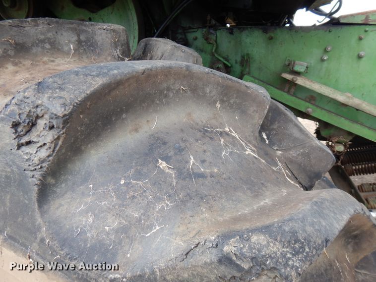 image for item FN9370 John Deere E6600 combine