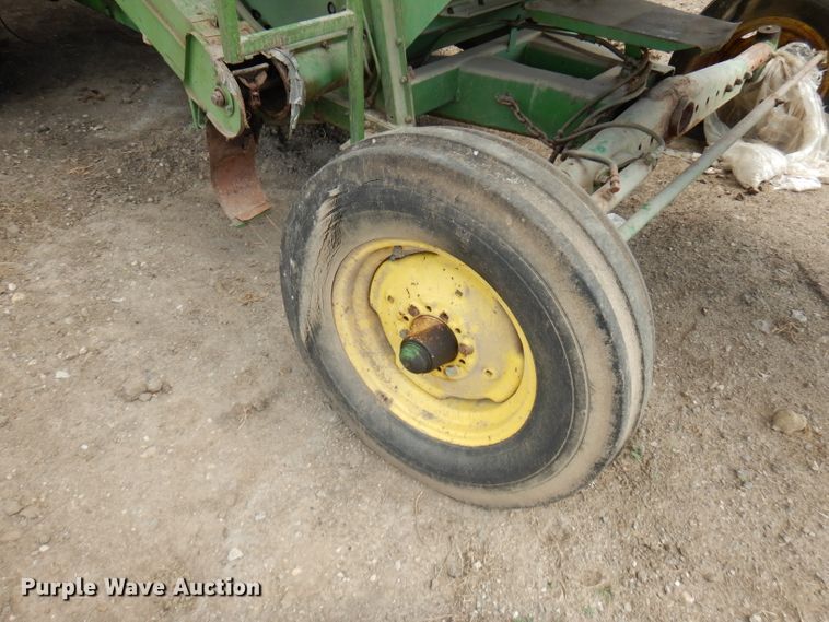 image for item FN9370 John Deere E6600 combine