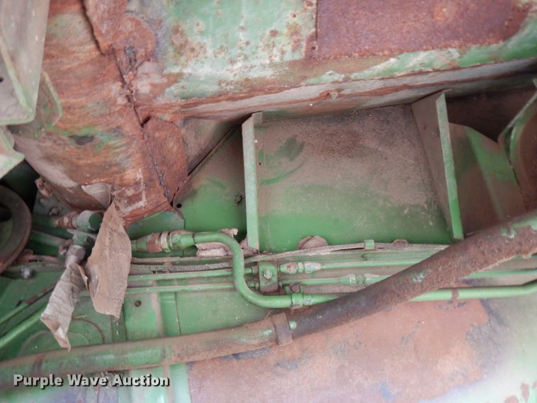 image for item FN9370 John Deere E6600 combine