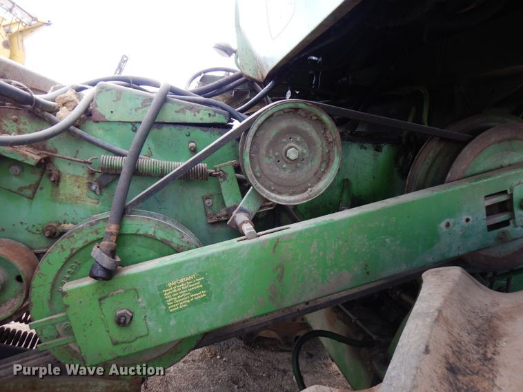image for item FN9370 John Deere E6600 combine