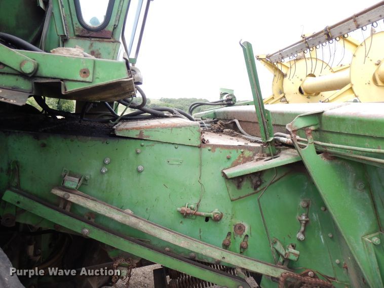 image for item FN9370 John Deere E6600 combine