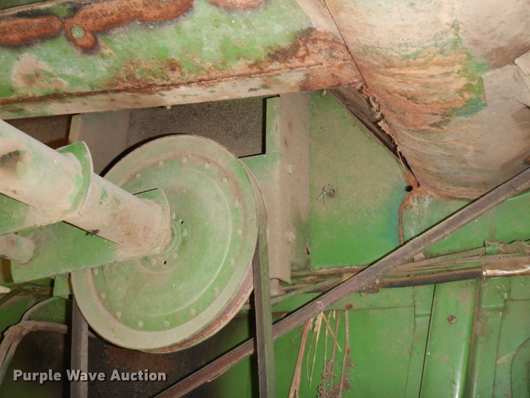 image for item FN9370 John Deere E6600 combine