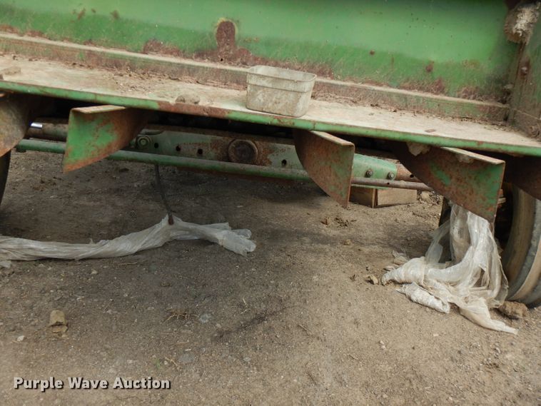 image for item FN9370 John Deere E6600 combine