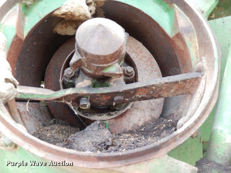 image for item FN9370 John Deere E6600 combine