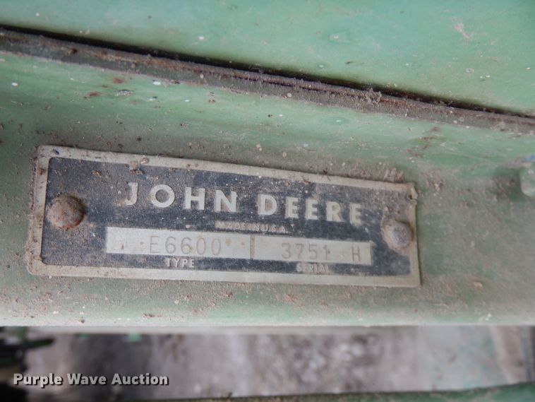 image for item FN9370 John Deere E6600 combine