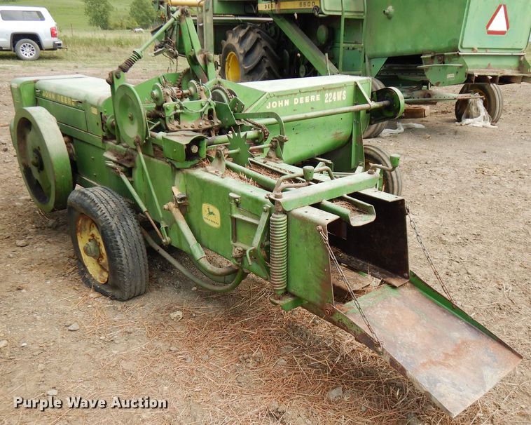 image for item FN9371 John Deere 224WS  small square baler