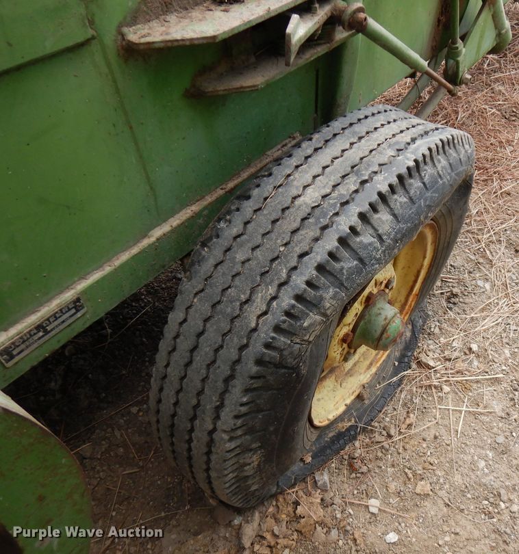 image for item FN9371 John Deere 224WS  small square baler