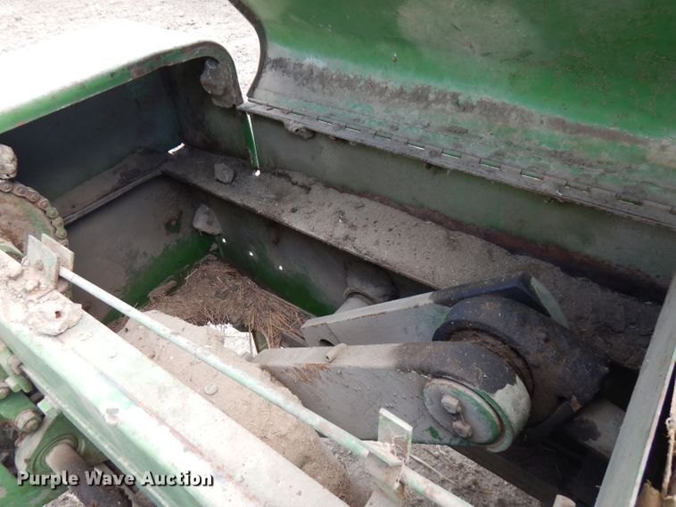 image for item FN9371 John Deere 224WS  small square baler