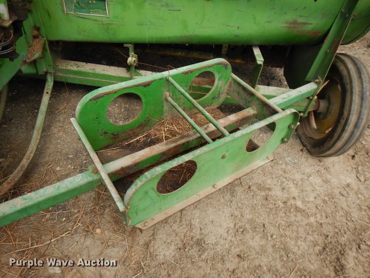 image for item FN9371 John Deere 224WS  small square baler