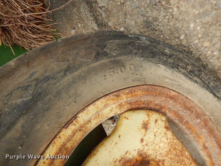 image for item FN9371 John Deere 224WS  small square baler