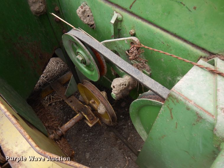 image for item FN9371 John Deere 224WS  small square baler
