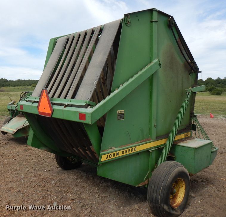 image for item FN9372 John Deere 510  round baler