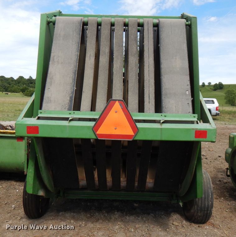image for item FN9372 John Deere 510  round baler