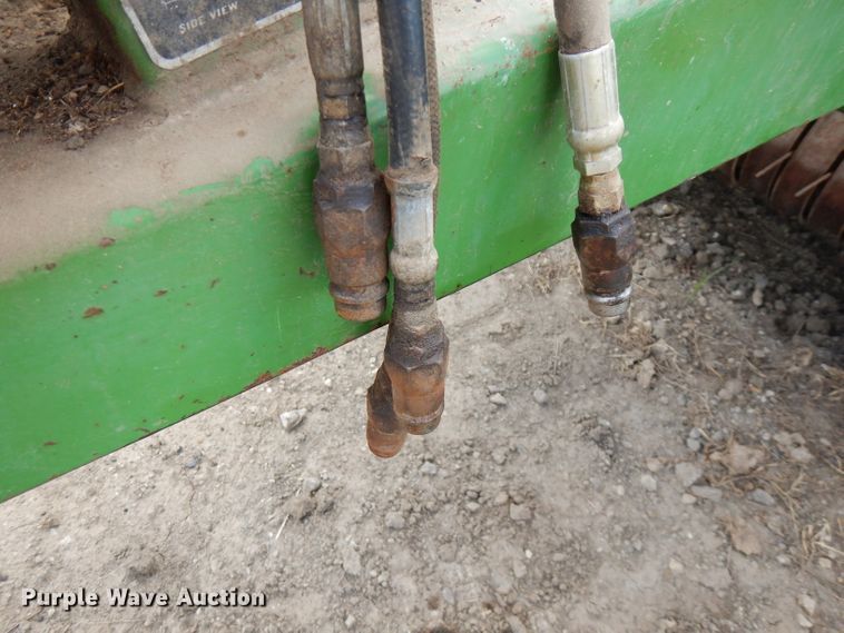 image for item FN9372 John Deere 510  round baler