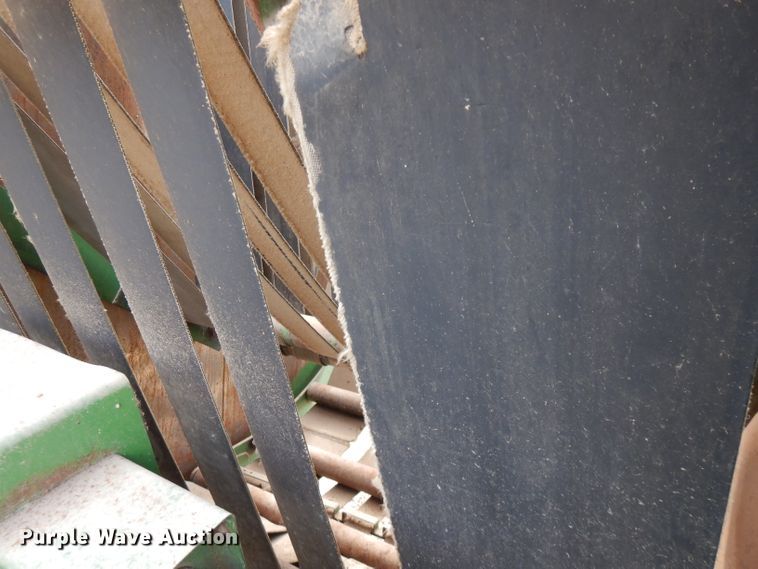 image for item FN9372 John Deere 510  round baler