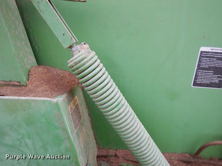 image for item FN9372 John Deere 510  round baler