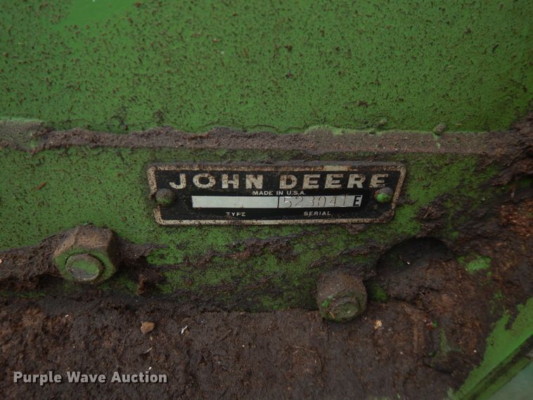 image for item FN9372 John Deere 510  round baler