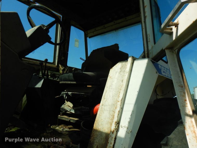 image for item FN9395 Case 2590  tractor