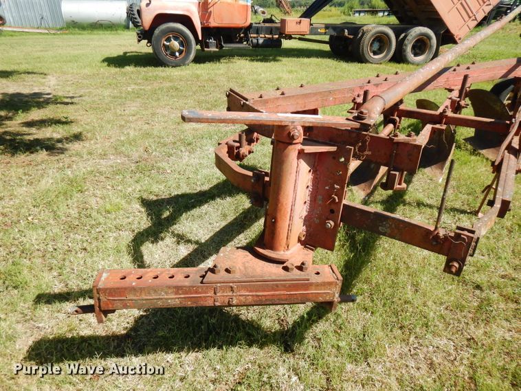 image for item FN9396 Case four bottom plow