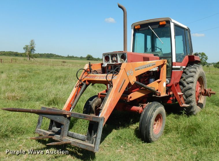 image for item FN9403 1981 International 1086  tractor