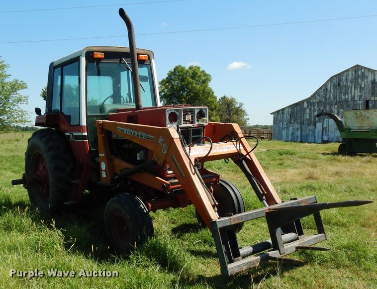 image for item FN9403 1981 International 1086  tractor
