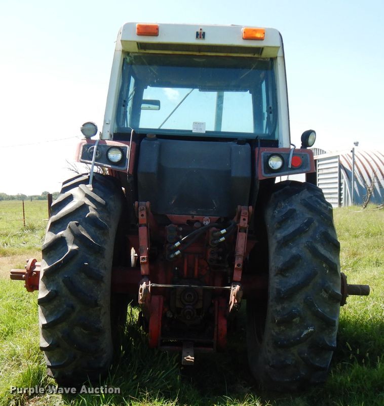 image for item FN9403 1981 International 1086  tractor