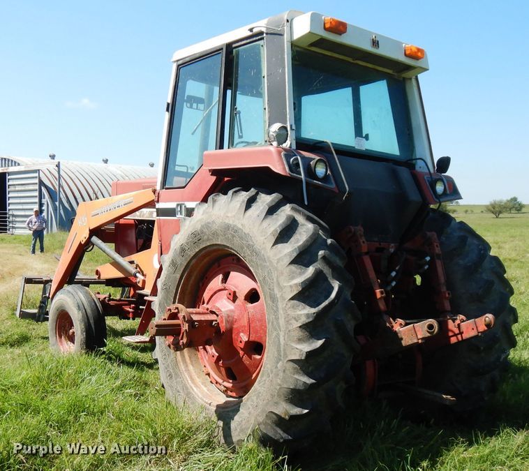 image for item FN9403 1981 International 1086  tractor