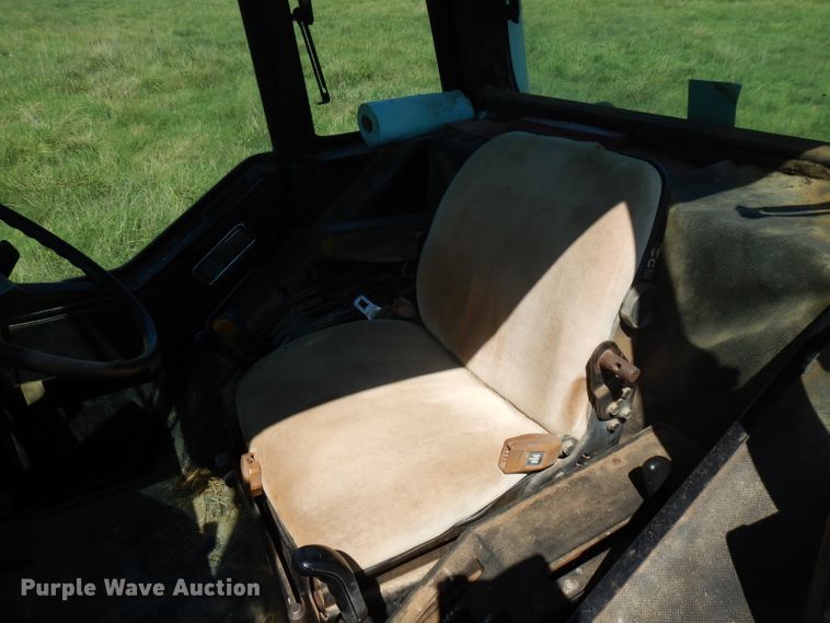 image for item FN9403 1981 International 1086  tractor