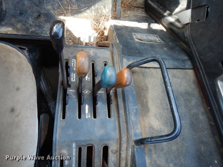 image for item FN9403 1981 International 1086  tractor