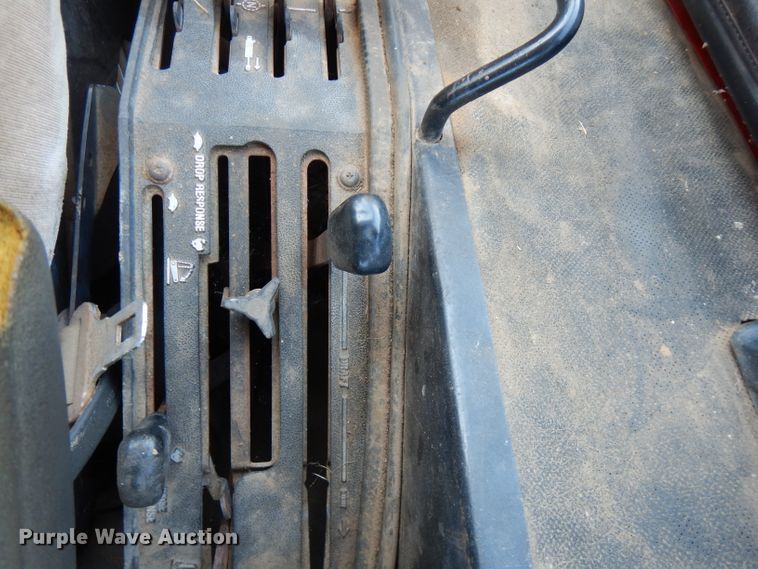 image for item FN9403 1981 International 1086  tractor