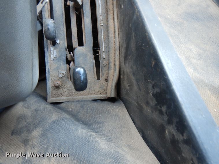 image for item FN9403 1981 International 1086  tractor