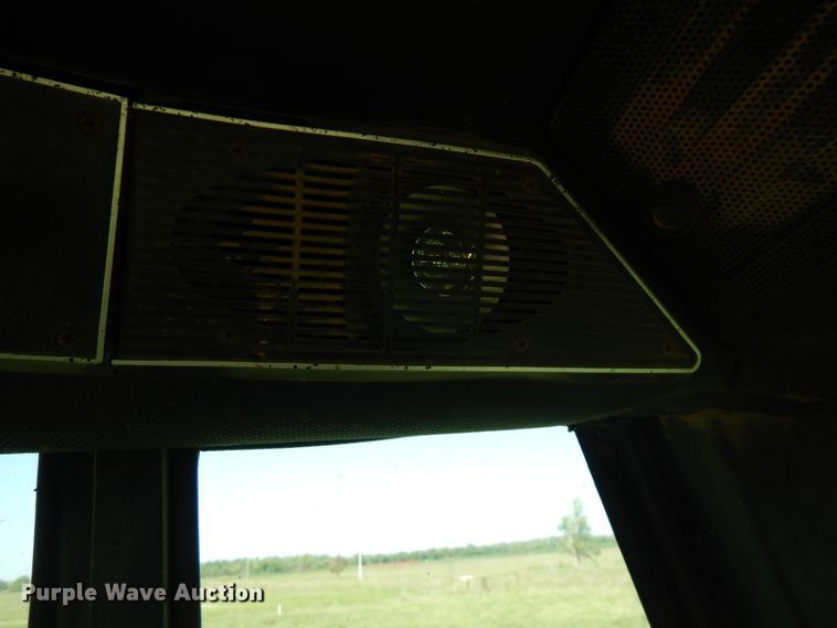 image for item FN9403 1981 International 1086  tractor